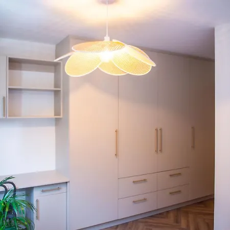 Mikolowska Z Balkonem Apartman